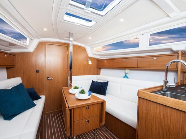 Book yachts online - sailboat - Bavaria Cruiser 33 - HOMEOFFICE - rent