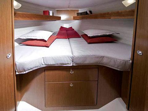 Book yachts online - sailboat - Bavaria 32 Cruiser - STAR CHIARA - rent