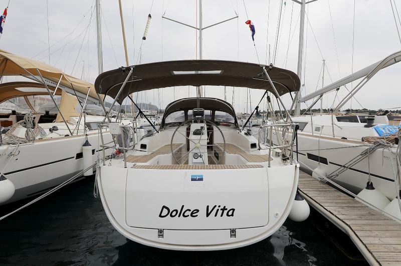 Book yachts online - sailboat - Bavaria Cruiser 33 - DOLCE VITA - rent