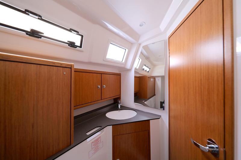 Book yachts online - sailboat - Bavaria Cruiser 33 - DOLCE VITA - rent