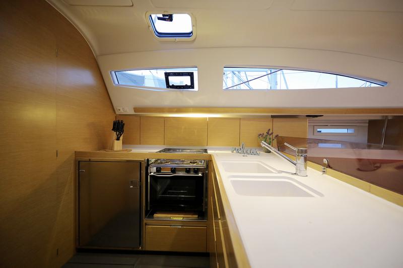 Book yachts online - sailboat - Elan 444 Impression - ABRAKADABRA - rent