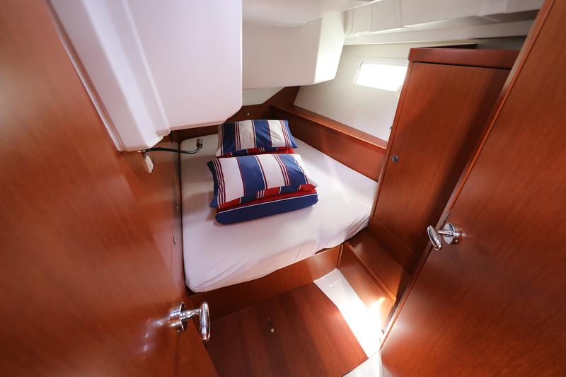 Book yachts online - sailboat - Oceanis 45-4 CABINS - MELANIE - rent
