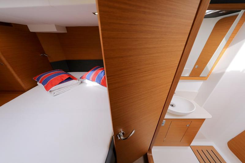 Book yachts online - catamaran - Dufour 48 - BE MINE - rent