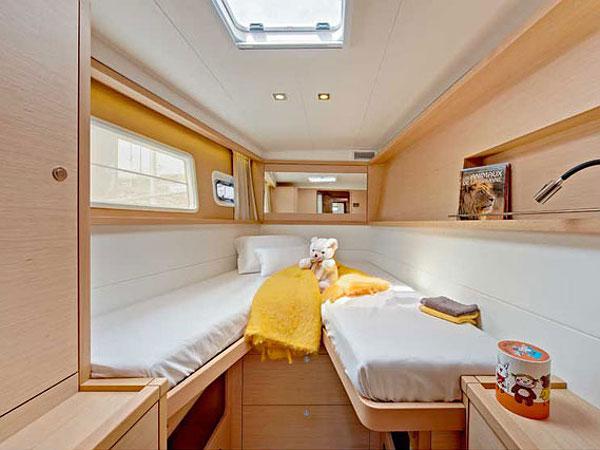Book yachts online - catamaran - Lagoon 450 - DORKA V - rent