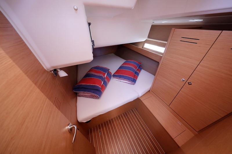 Book yachts online - sailboat - Dufour 460 Grand Large - 4 YOU - rent