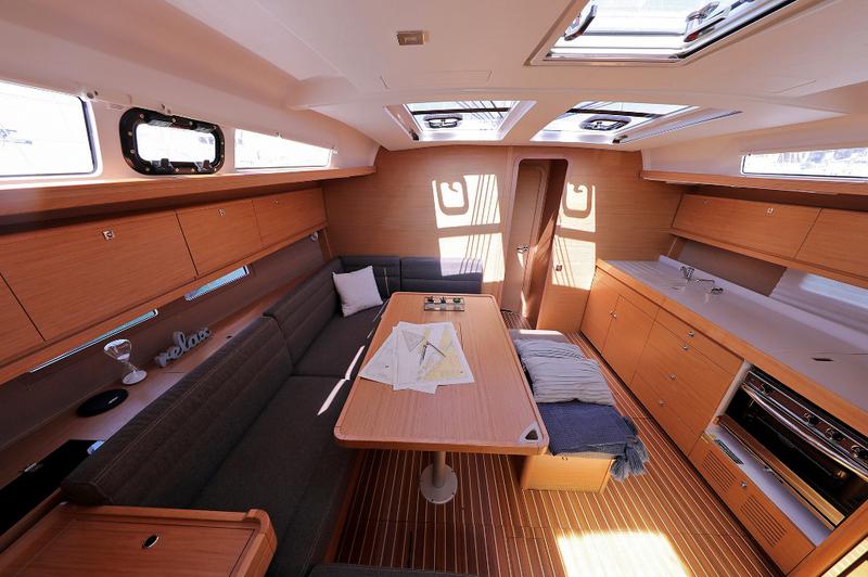 Book yachts online - sailboat - Dufour 460 Grand Large - 4 YOU - rent