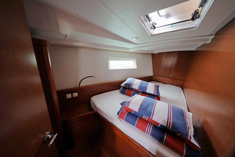 Book yachts online - sailboat - Oceanis 45-4 CABINS - ZEPHYRA - rent