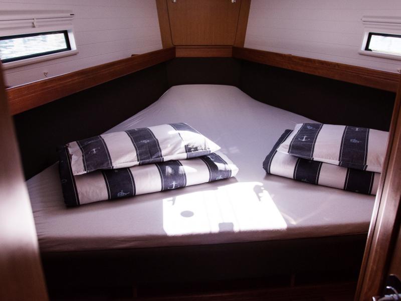 Book yachts online - sailboat - Bavaria 41 Cruiser - STAR LILLI - rent