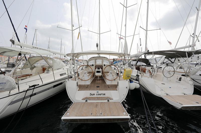 Book yachts online - sailboat - Bavaria Cruiser 37 - SUN COURSE - rent