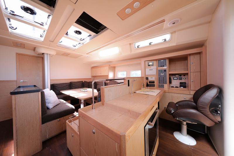 Book yachts online - sailboat - Hanse 575 - VIDAR - rent