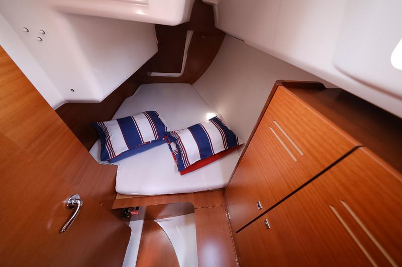 Book yachts online - sailboat - Dufour 350 Grand Large - PAPILLON - rent