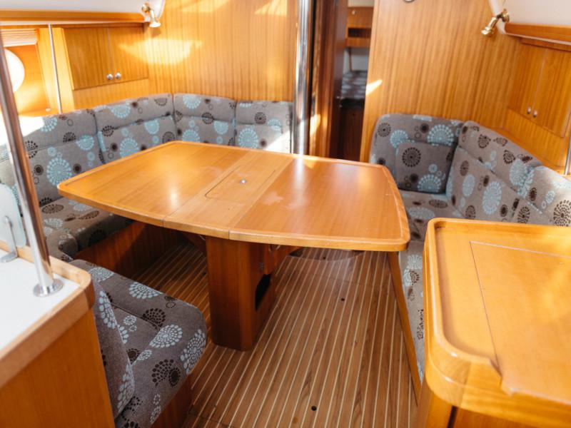 Book yachts online - sailboat - Elan 434 Impression - LINA - rent