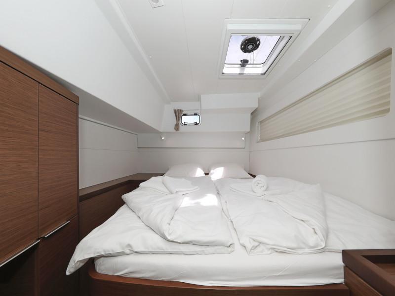 Book yachts online - catamaran - Lagoon 40-3 EXCLUSIVE - THE CURE OWNER VERSION AC salon + generator - rent