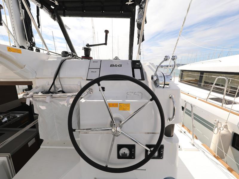 Book yachts online - catamaran - Lagoon 40-3 EXCLUSIVE - THE CURE OWNER VERSION AC salon + generator - rent