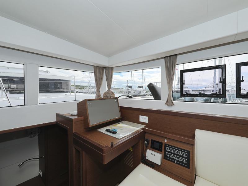 Book yachts online - catamaran - Lagoon 40-3 EXCLUSIVE - THE CURE OWNER VERSION AC salon + generator - rent
