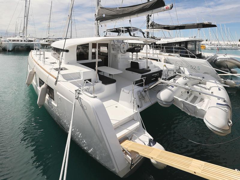 Book yachts online - catamaran - Lagoon 40-3 EXCLUSIVE - THE CURE OWNER VERSION AC salon + generator - rent