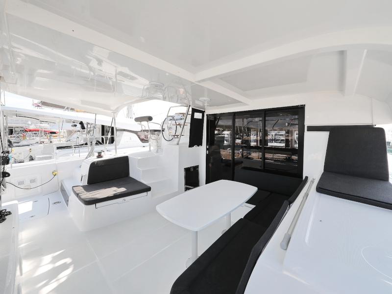 Book yachts online - catamaran - Lagoon 42 - FANTASEA  - rent