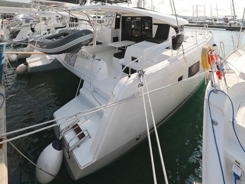 Book yachts online - catamaran - Lagoon 42 - FANTASEA  - rent