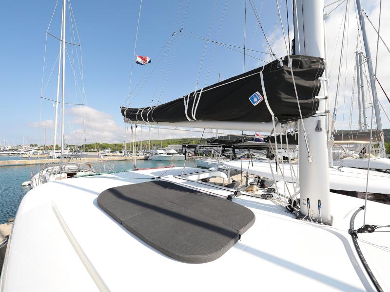 Book yachts online - catamaran - Lagoon 42 - FANTASEA  - rent
