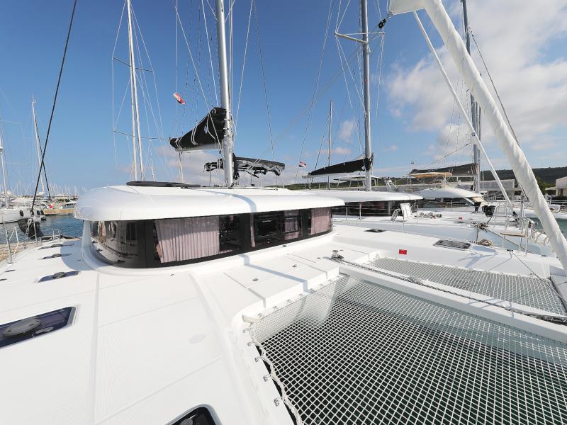 Book yachts online - catamaran - Lagoon 42 - FANTASEA  - rent