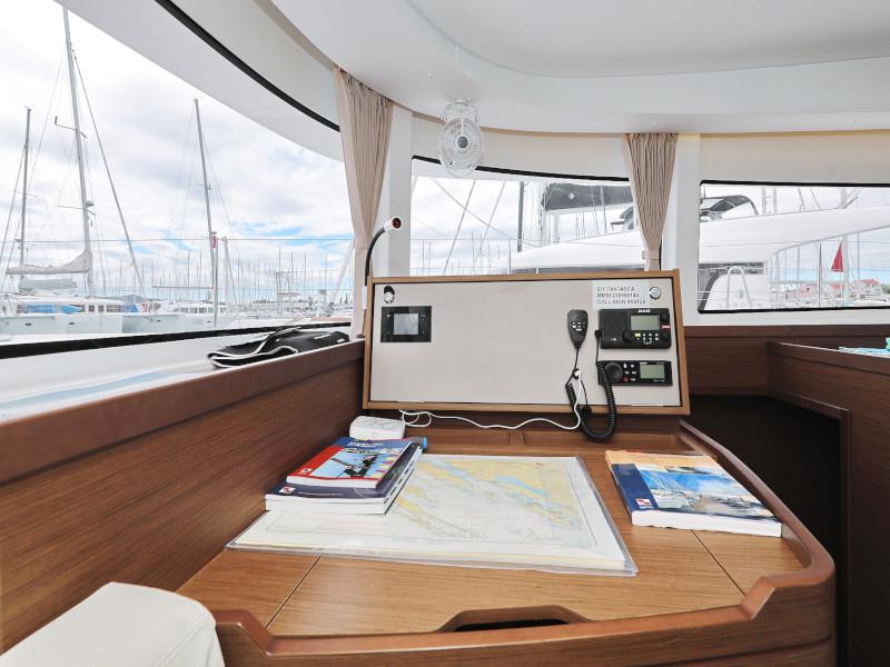Book yachts online - catamaran - Lagoon 42 - FANTASEA  - rent