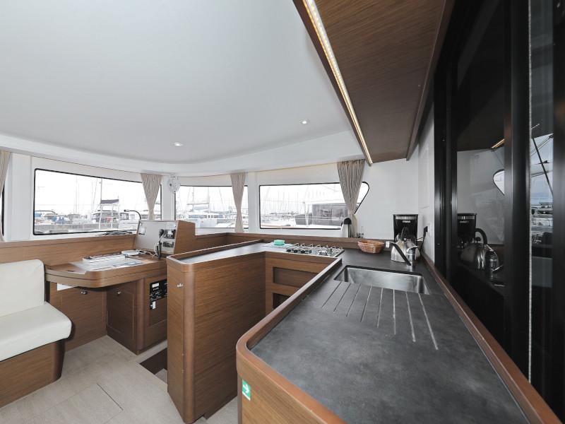 Book yachts online - catamaran - Lagoon 42 - FANTASEA  - rent