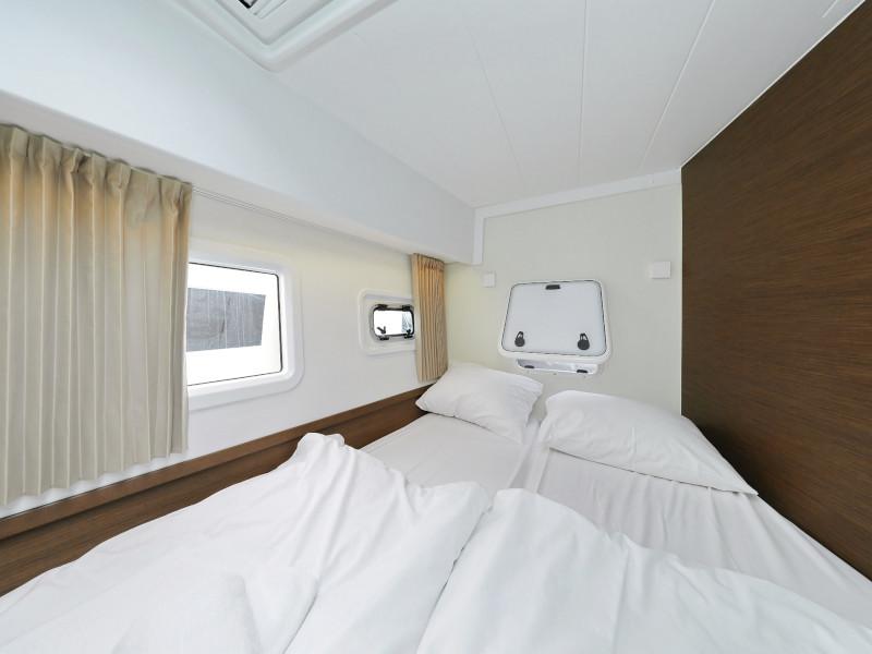 Book yachts online - catamaran - Lagoon 42 - FANTASEA  - rent