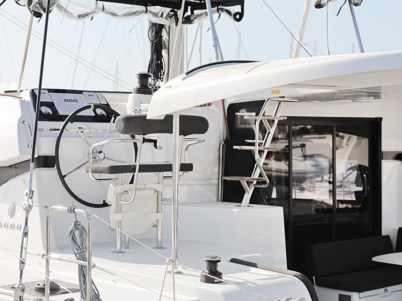 Book yachts online - catamaran - Lagoon 42 - FANTASEA  - rent