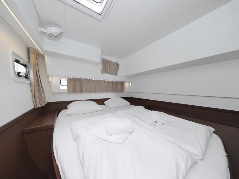 Book yachts online - catamaran - Lagoon 42 - FANTASEA  - rent