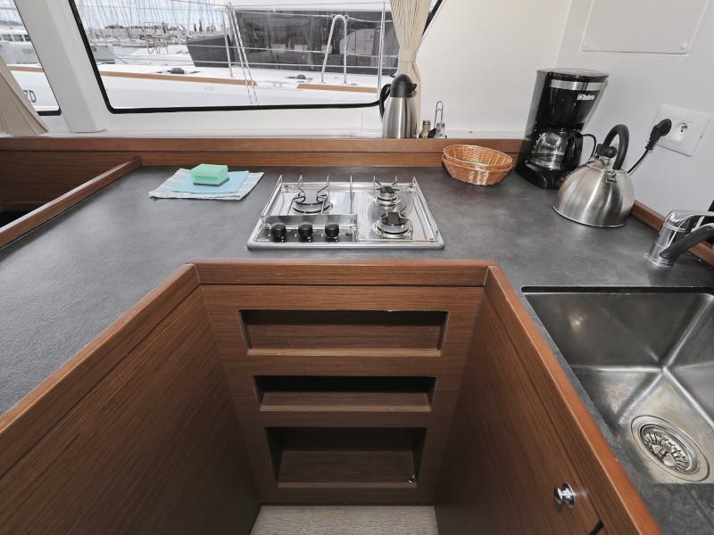 Book yachts online - catamaran - Lagoon 42 - FANTASEA  - rent
