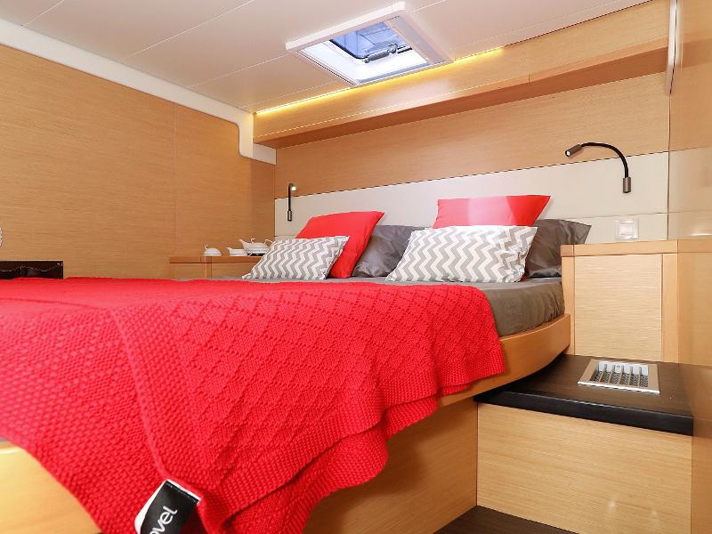 Book yachts online - catamaran - Lagoon 52 - SEA DWELLER (ex.TEQUILA SUNRISE) AC Generator Watermaker - rent