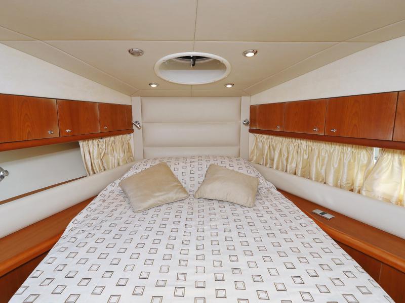 Book yachts online - motorboat - Sunseeker Manhattan 50 - FOREVER MAJA - rent