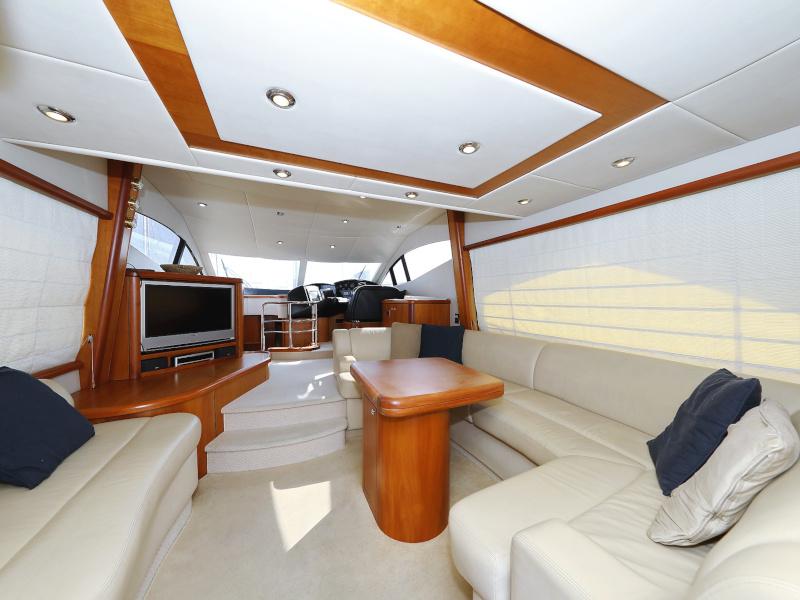 Book yachts online - motorboat - Sunseeker Manhattan 50 - FOREVER MAJA - rent