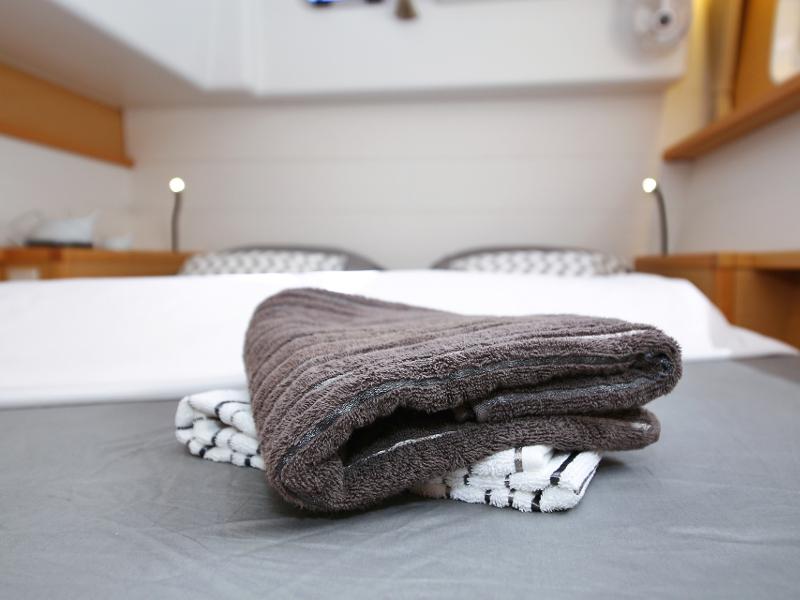Book yachts online - catamaran - Lagoon 450 F - PRETTY ALICE  - rent