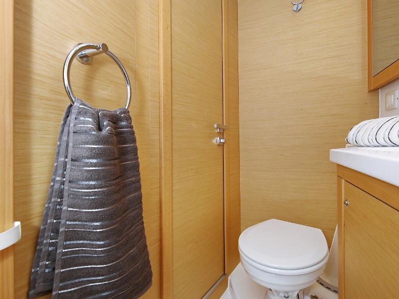Book yachts online - catamaran - Lagoon 450 F - PRETTY ALICE  - rent