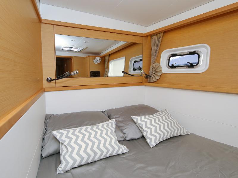 Book yachts online - catamaran - Lagoon 450 - FELIX FINIS  - rent