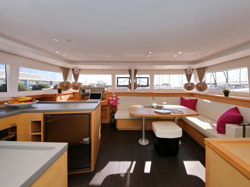 Book yachts online - catamaran - Lagoon 450 - FELIX FINIS  - rent
