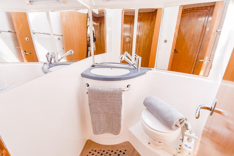 Book yachts online - sailboat - Bavaria 50 Cruiser - Iorana - rent