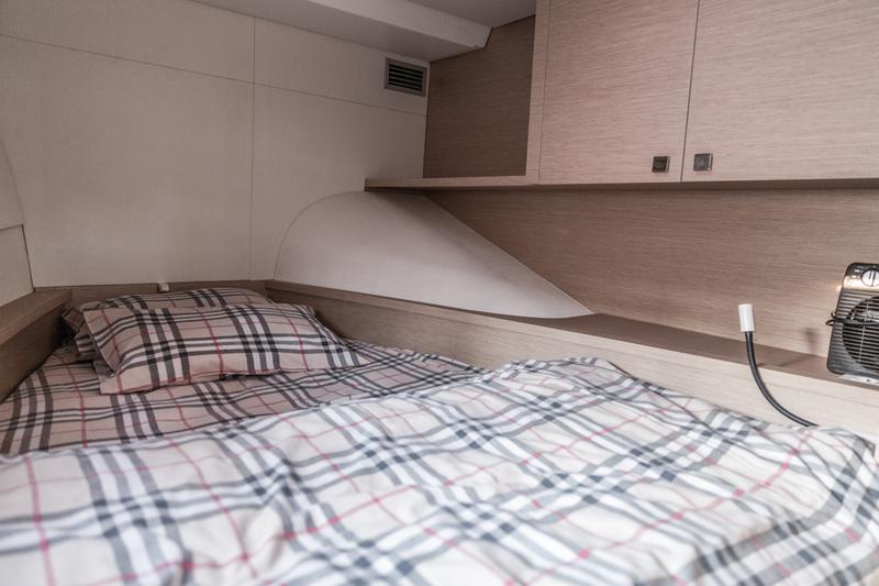 Book yachts online - powercatamaran - Fountaine Pajot MY 37[G] - Jam - rent