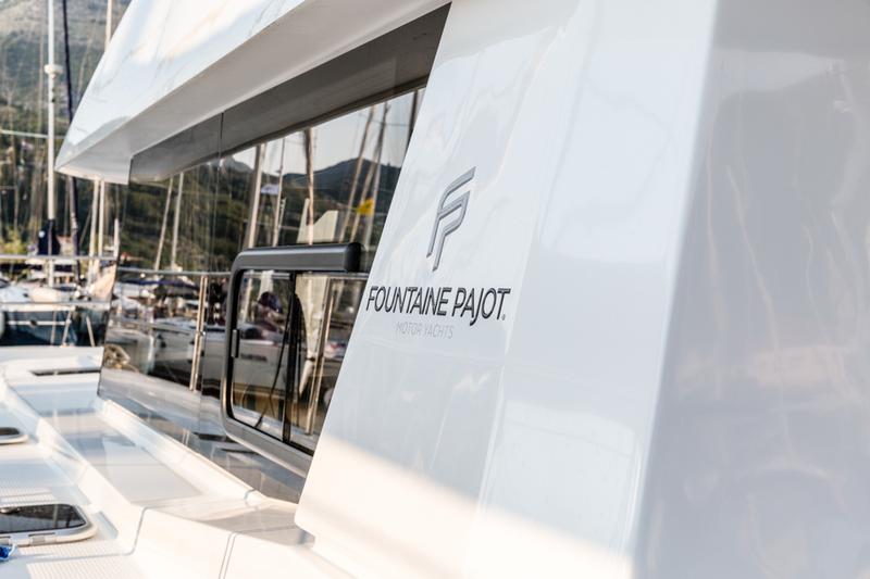 Book yachts online - powercatamaran - Fountaine Pajot MY 37[G] - Jam - rent