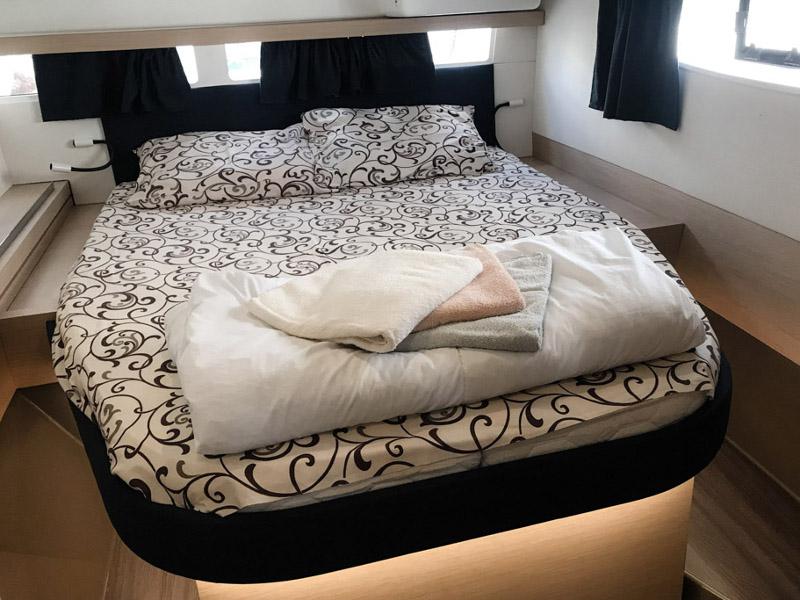 Book yachts online - catamaran - Lucia 40 - Mawimbi - rent
