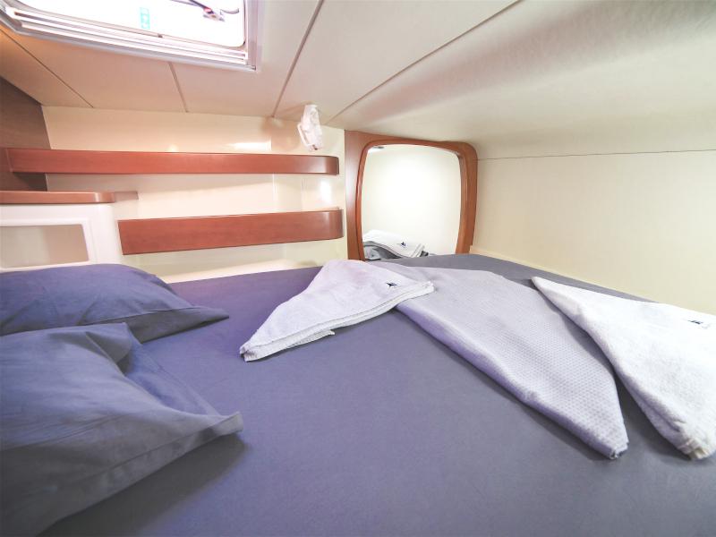Book yachts online - catamaran - Leopard 43 - Sail Capella - rent