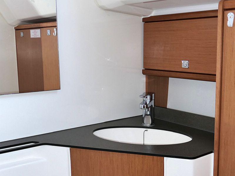 Book yachts online - sailboat - Bavaria Cruiser 46 - Amelva - rent