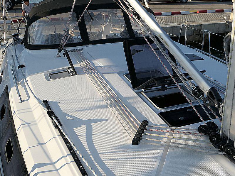 Book yachts online - sailboat - Bavaria Cruiser 46 - Amelva - rent