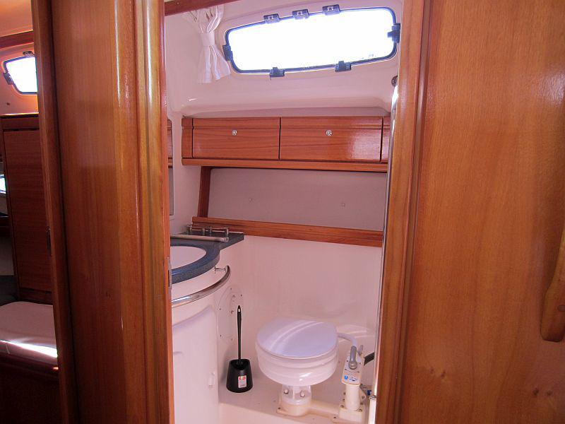 Book yachts online - sailboat - Bavaria 39 Cruiser - Anuschka - rent