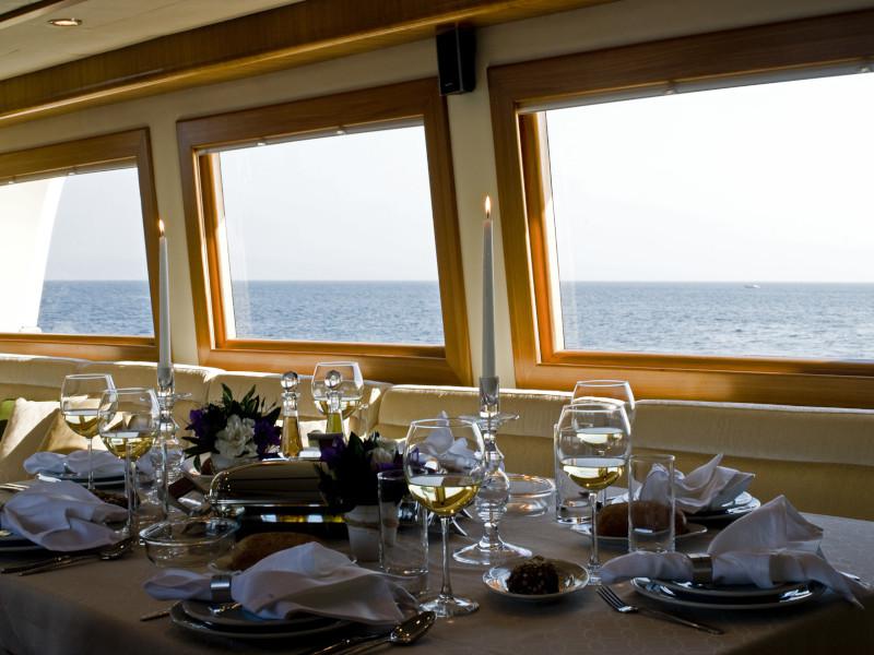 Book yachts online - motorboat - Motoryacht Azmim - Azmim - rent