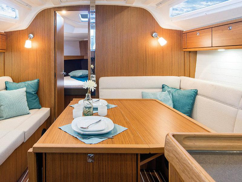 Book yachts online - sailboat - Bavaria Cruiser 37/2 cbs - CL- 37T-17-CR - rent