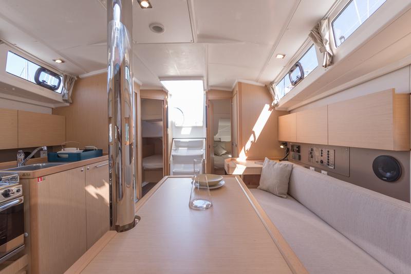 Book yachts online - sailboat - Oceanis 38.1 - MAJANO - rent