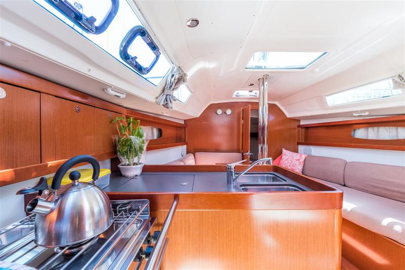 Book yachts online - sailboat - Oceanis 31 - BUDDY - rent
