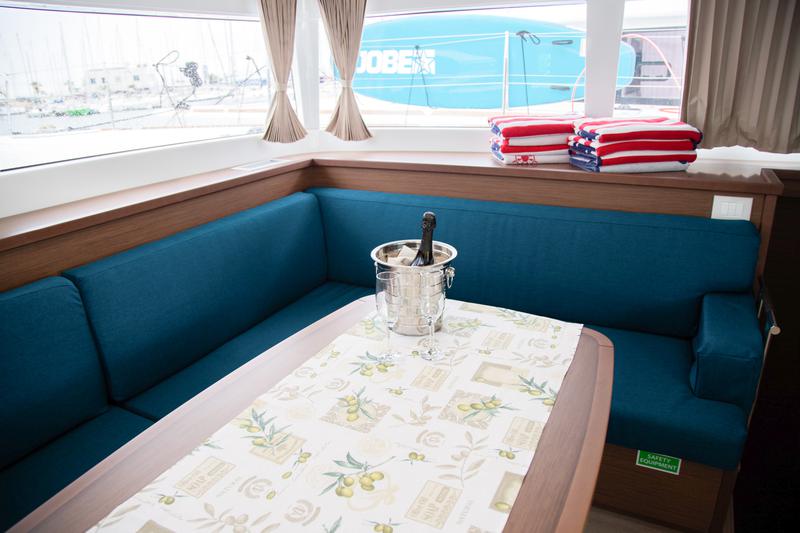 Book yachts online - catamaran - Lagoon 450 Sport (2019) equipped with generator, A/C (saloon+cabins), dishwasher - VJERA - rent